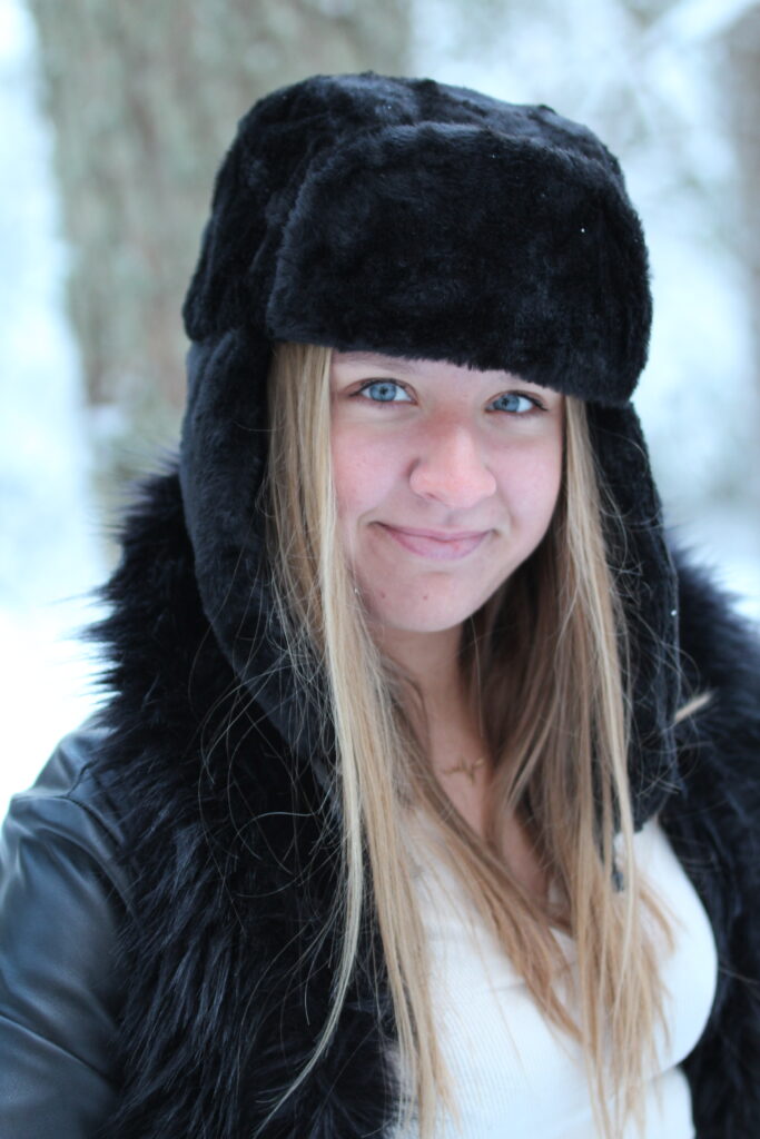 vinterporträtt i skogen